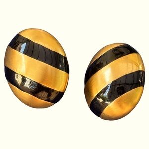 Carol Lee vintage satin gold tone with black enamel clip on earring